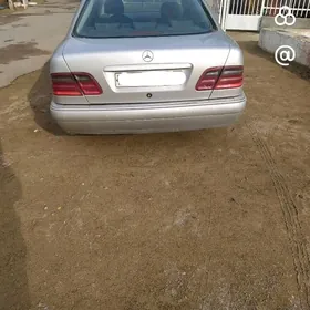 Mercedes-Benz E320 1999