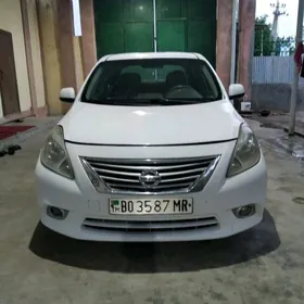 Nissan Versa 2012