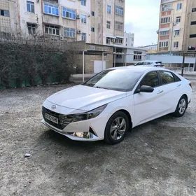 Hyundai Elantra 2022