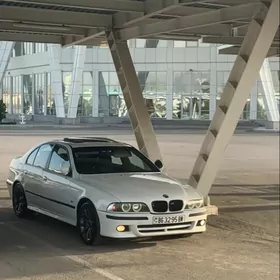 BMW E39 2001