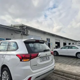 Mitsubishi Outlander 2022