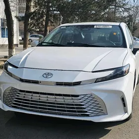 Toyota Camry 2025