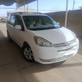 Toyota Sienna 2004