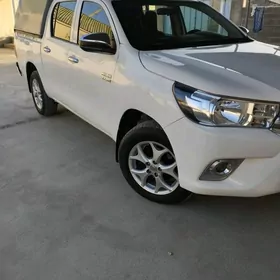 Toyota Hilux 2020