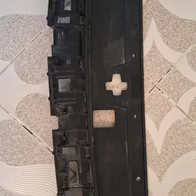 Подкапотник пластмас