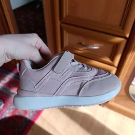 Обувь на девочку