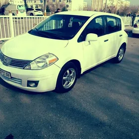 Nissan Versa 2012