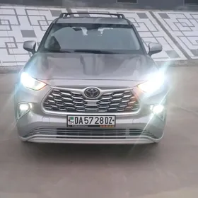 Toyota Highlander 2020