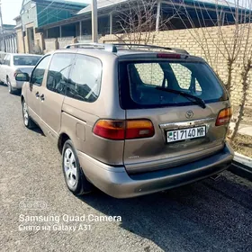 Toyota Sienna 1999