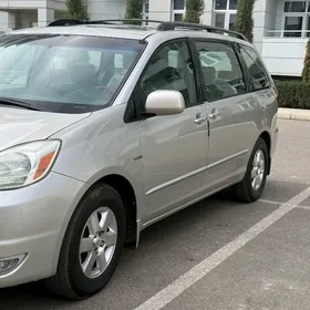 Toyota Sienna 2004