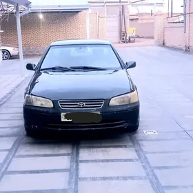 Toyota Camry 1999