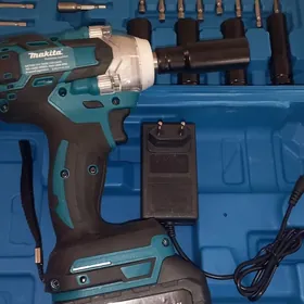 Boltowýor batareÿli. Болтовёрт