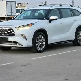 Toyota Highlander 2020