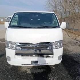 Toyota Hiace 2021