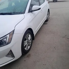 Hyundai Elantra 2020