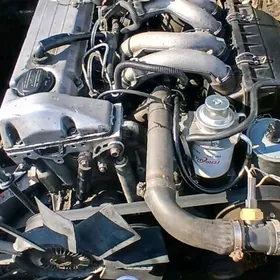 Mersdes mator dizal 4 selyner