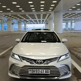 Toyota Camry 2018
