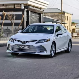 Toyota Camry 2021