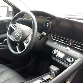 Hyundai Elantra 2021