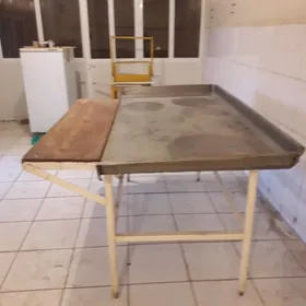 Et razdelka stol. Разделочный