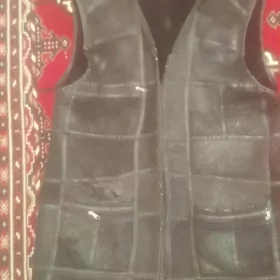 жилет кожа