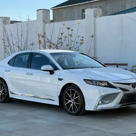 Toyota Camry 2022