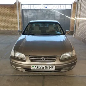 Toyota Camry 1999