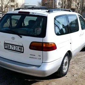 Toyota Sienna 2000