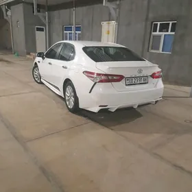 Toyota Camry 2020
