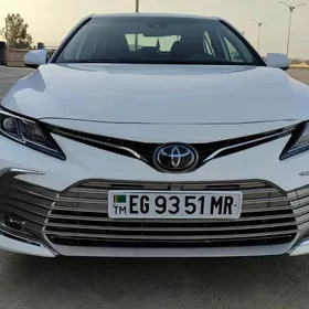 Toyota Camry 2021