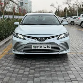 Toyota Camry 2024