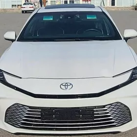 Toyota Camry Hybrid 2024