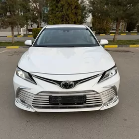 Toyota Camry 2020