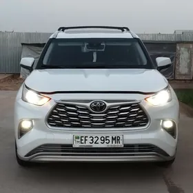 Toyota Highlander 2021