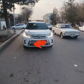 Toyota Highlander 2019