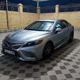 Toyota Camry 2022