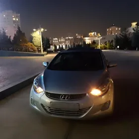 Hyundai Elantra 2012