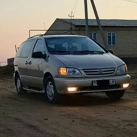 Toyota Sienna 2001