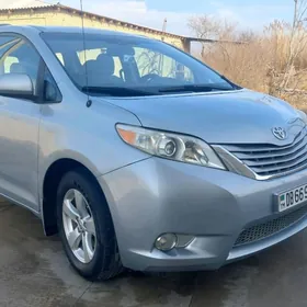 Toyota Sienna 2011