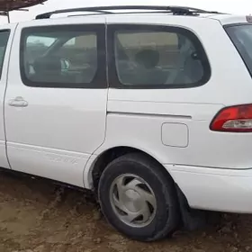 Toyota Sienna 2003