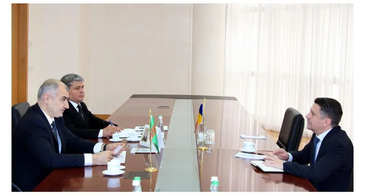 В МИД Туркменистана прошла встреча с послом Румынии