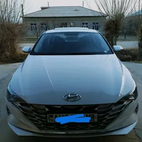 Hyundai Elantra 2023