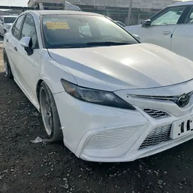 Toyota Camry 2024