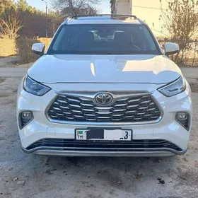 Toyota Highlander 2021