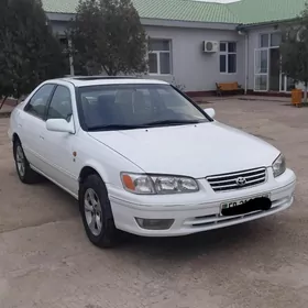 Toyota Camry 2000