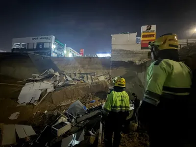 Kairde ýeriň aşak çökmegi sebäpli iki dükan ýer astyna gitdi