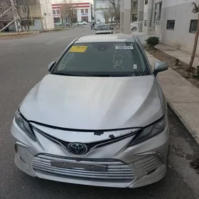 Toyota Camry 2024