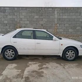 Toyota Camry 2000