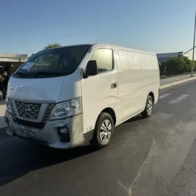 Nissan NV3500 2021