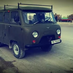 UAZ 452 1986